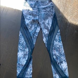 RARE cropped lulu lemon size 4 leggings